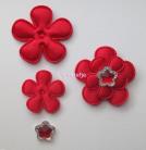 Set bloemen van vilt rood met flatbacks.