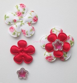 Set bloemen rood met print.